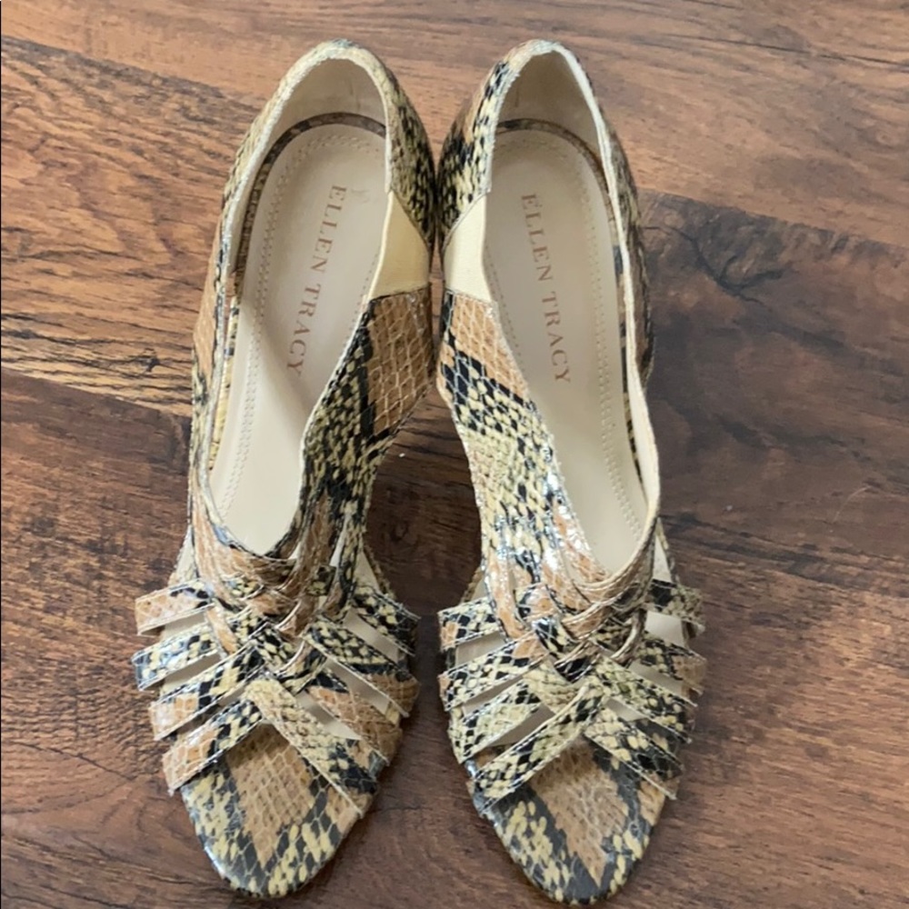 Ellen Tracy snake skin heels
